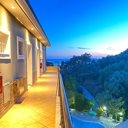 Villa Dorita Luxury Apartments ปาร์กา ภายนอก รูปภาพ