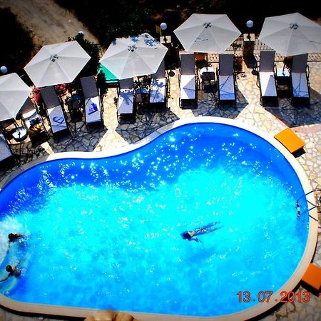 Villa Dorita Luxury Apartments ปาร์กา ภายนอก รูปภาพ