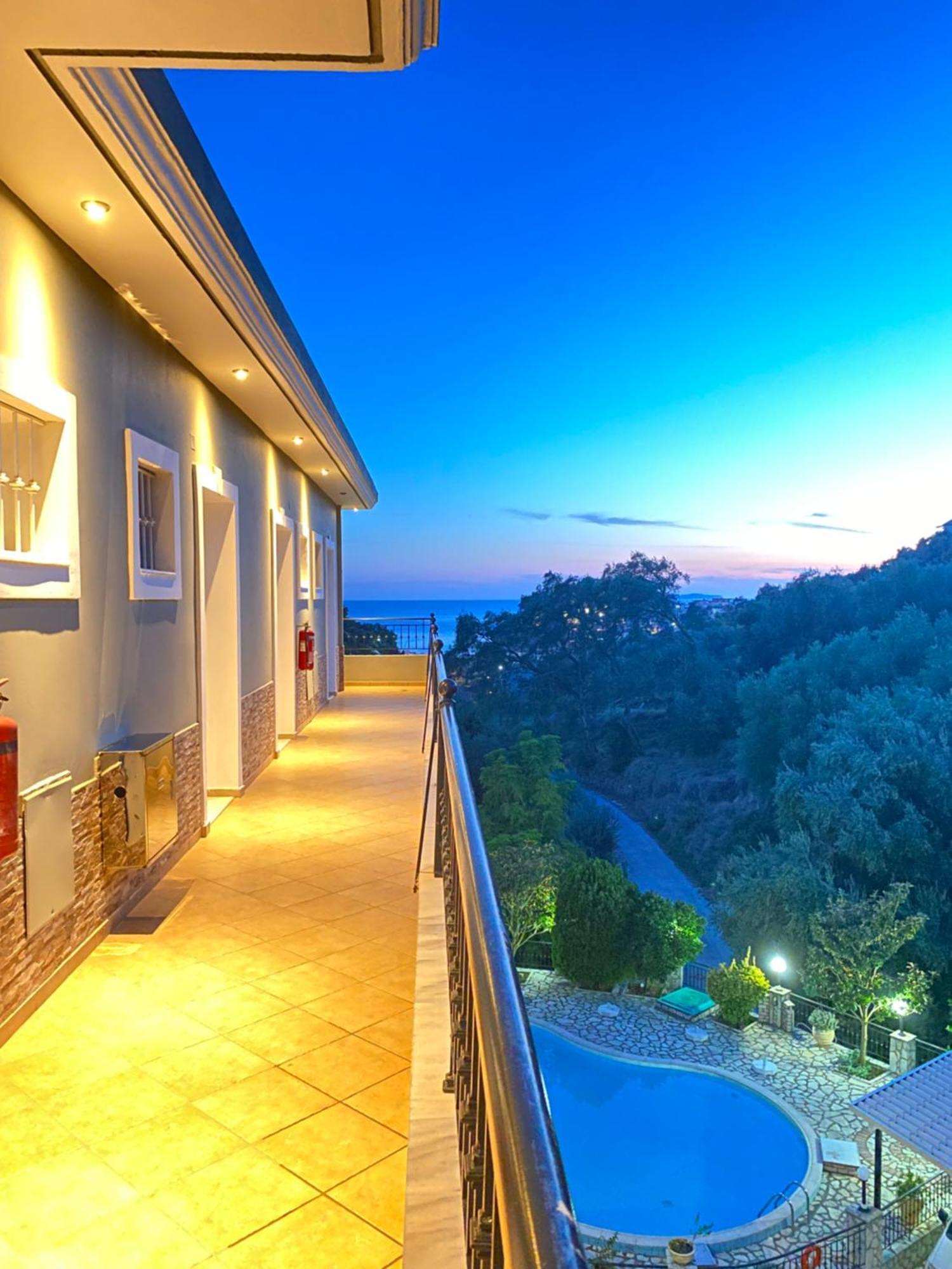 Villa Dorita Luxury Apartments ปาร์กา ภายนอก รูปภาพ